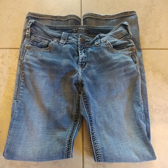 Silver Jeans - Picture 2 of 6